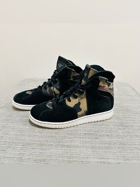 Nike Jordan Westbrook 0.2 Boy's Luxury,Black/Sail Camo Suede,6.5Y